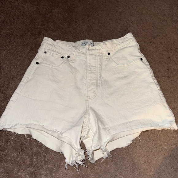 Abercrombie & Fitch Pants - Abercrombie & Fitch Cream Dad Shorts